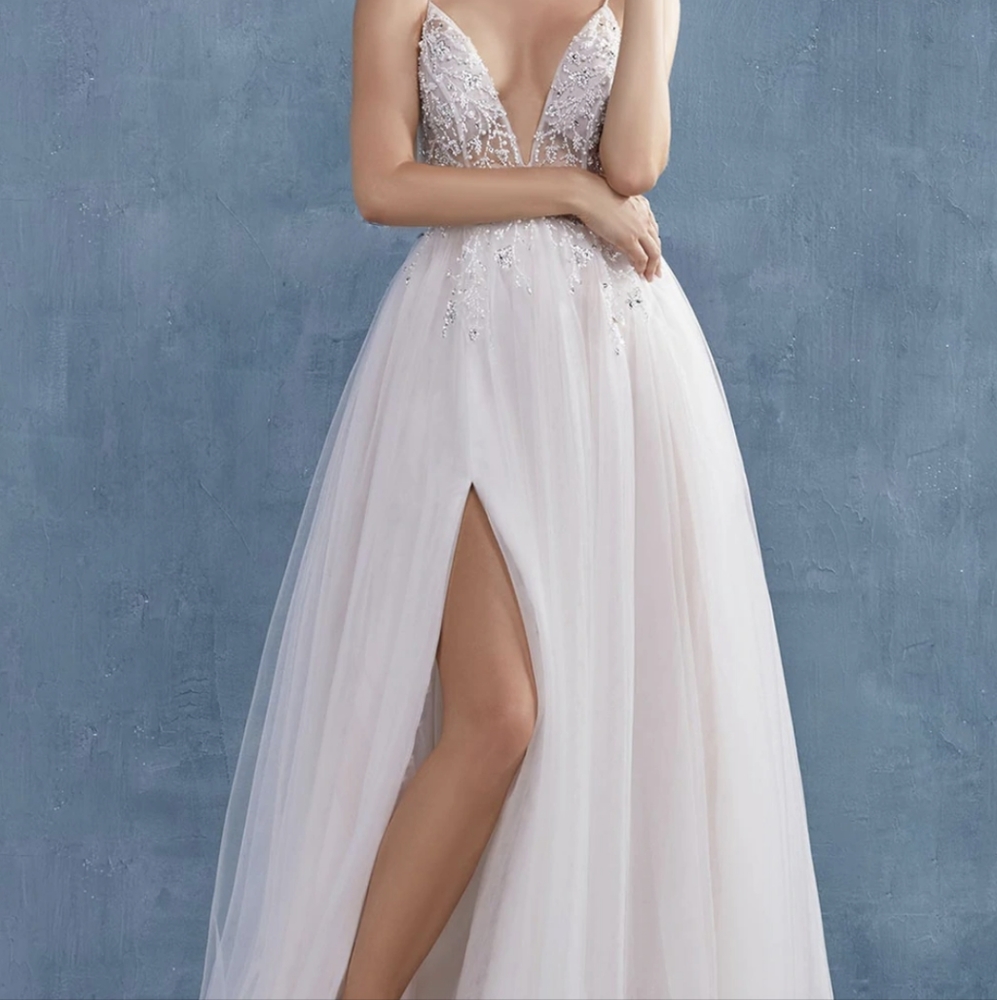 Andrea and Leo A0672 wedding dress size 6 - Picture 2 of 2